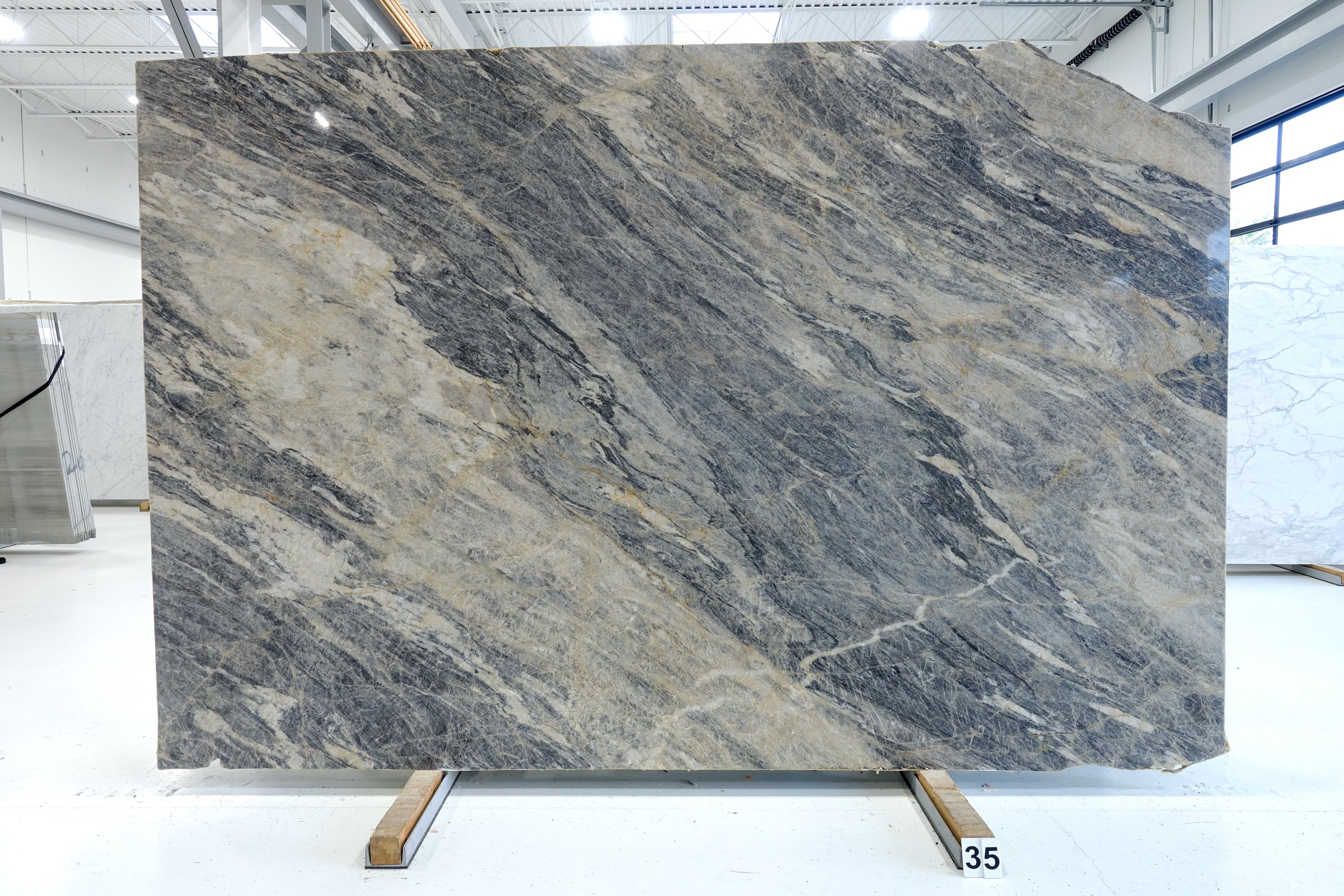 AVENZA 3CM QUARTZITE