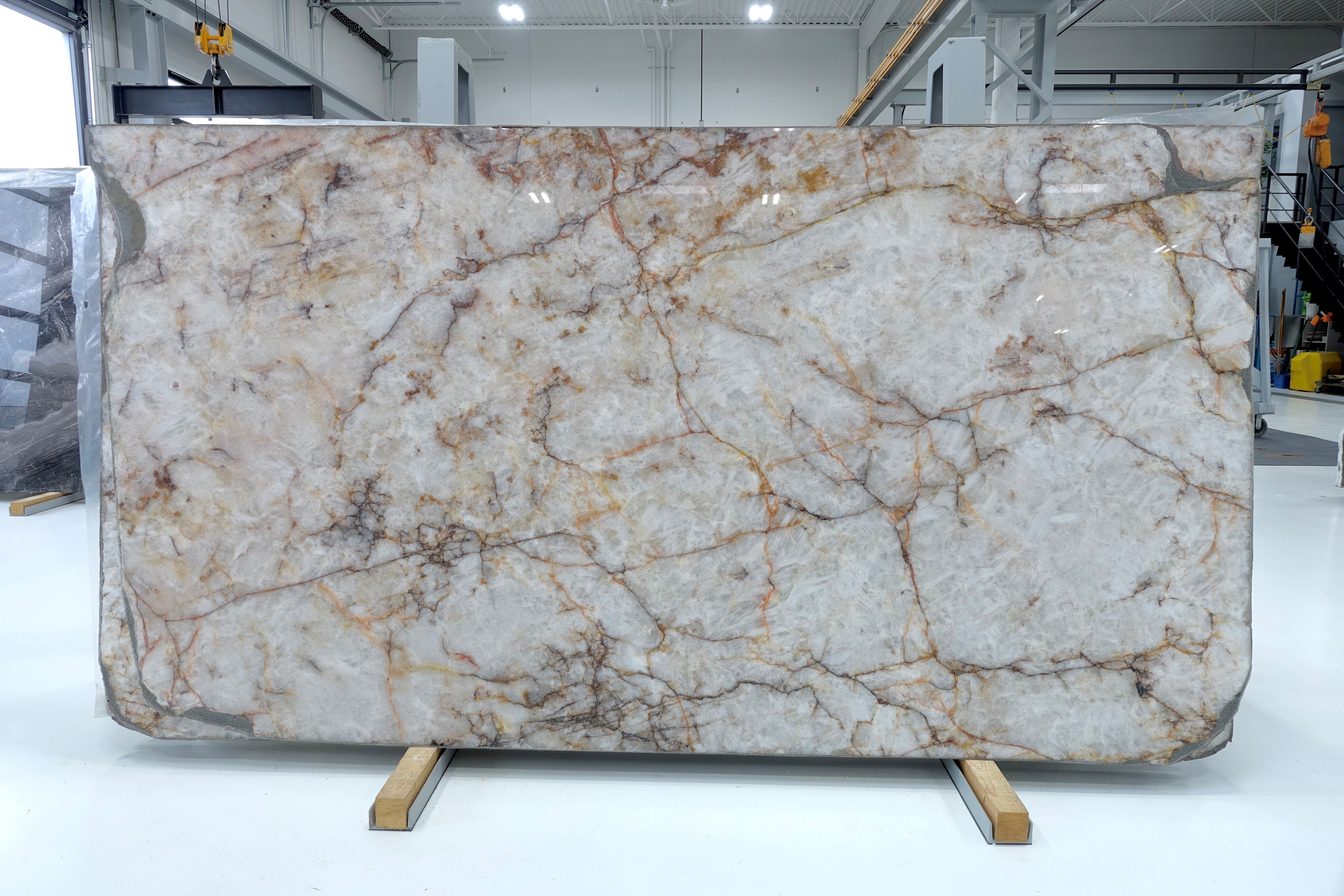 AURORA GOLD 2CM QUARTZITE