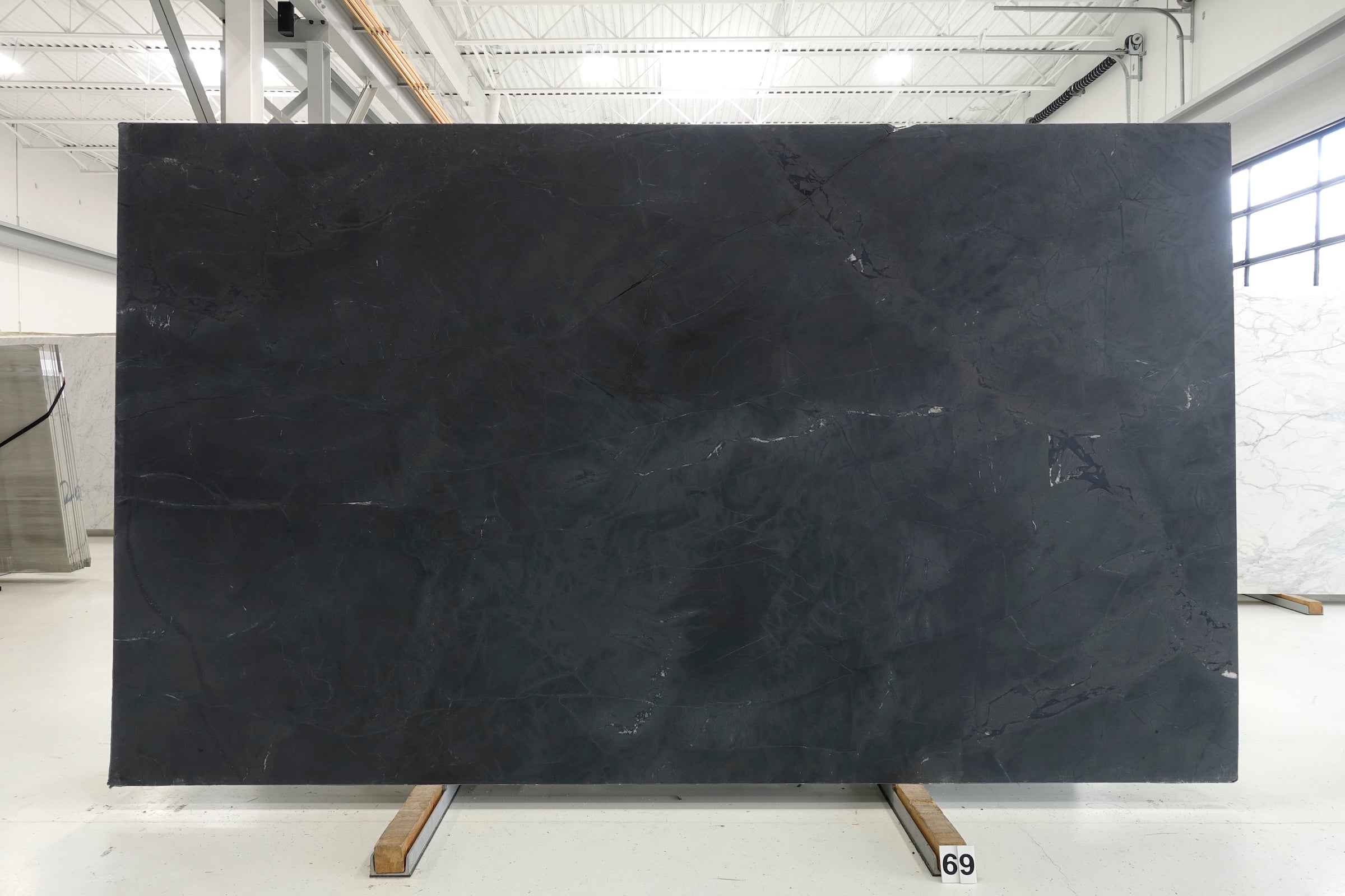 INFINITY BLACK 2CM QUARTZITE | BLOCK #2056